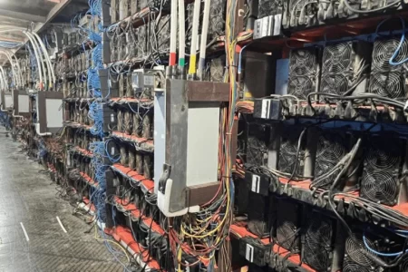 تحقيق قضائي كبير بالدار البيضاء لشبكات احتيال خليجية تنصب على النساء بوعود هدايا وسيارات فارهة