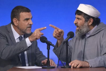 القانون بمنع زعزعة عقيدة مسلم، فهل تتدخل النيابة العامة لوقف العشاب عند حده وتحقيق مطالب العلماء؟